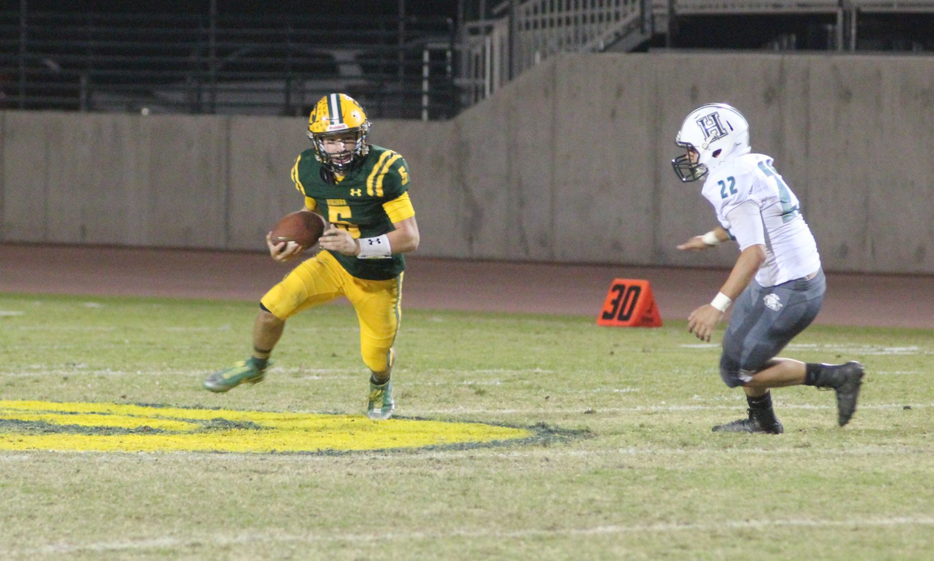 Kingsburg shuts down Hoover